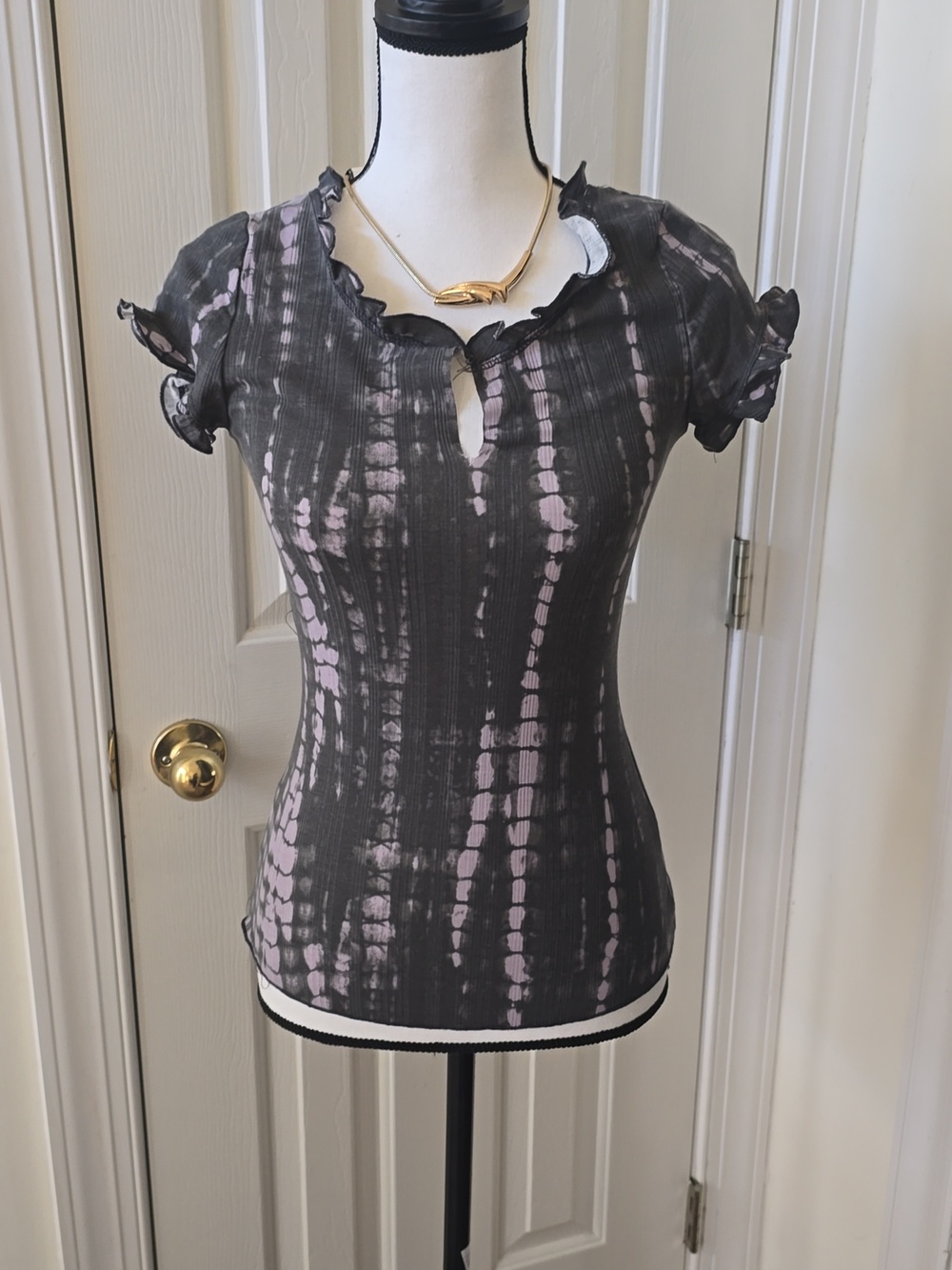 TRUE CRAFT WOMEN'S JUNIOR SHORT SLEEVE BLACK TIE DYE SUMMER TOP SIZE XS